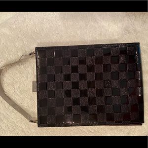LOUIS VUITTON CLUTCH